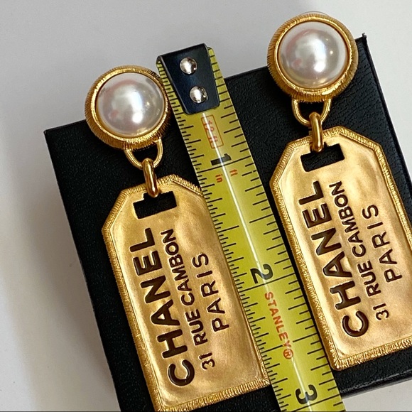 Chanel gold Pearl 31 Rue Cambon earrings jewelry - Picture 9 of 11